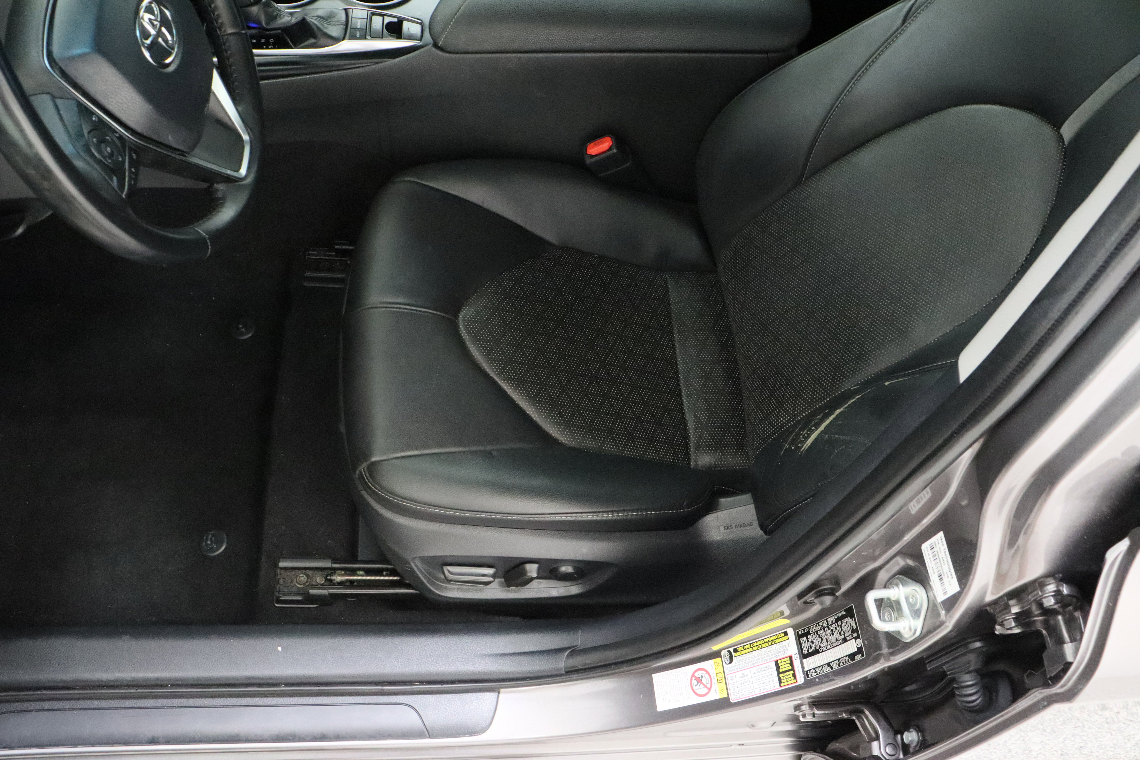 Used 2018 Toyota Camry XSE image 15