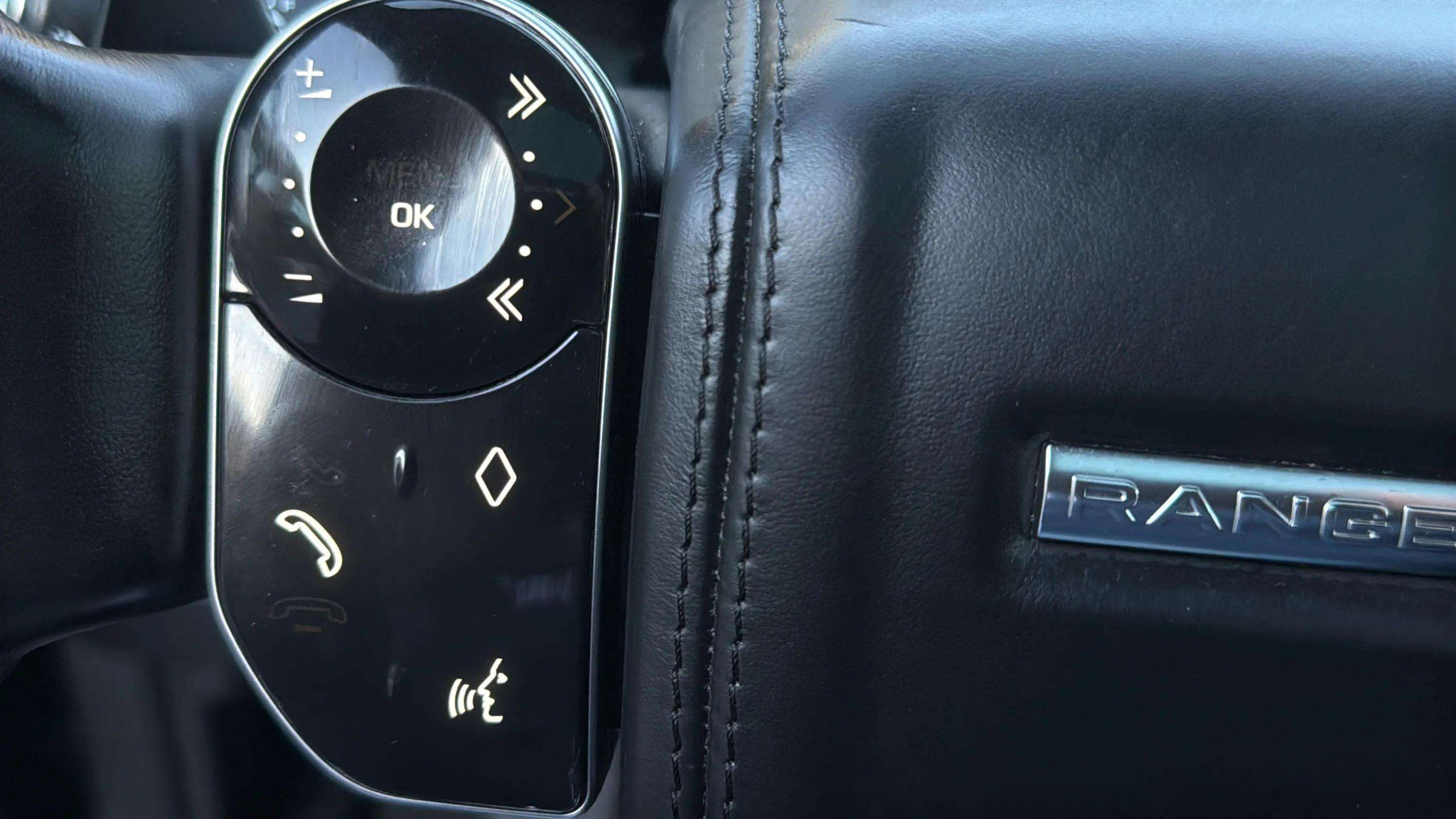 Used 2018 Land Rover Range Rover Long Wheelbase Supercharged image 30