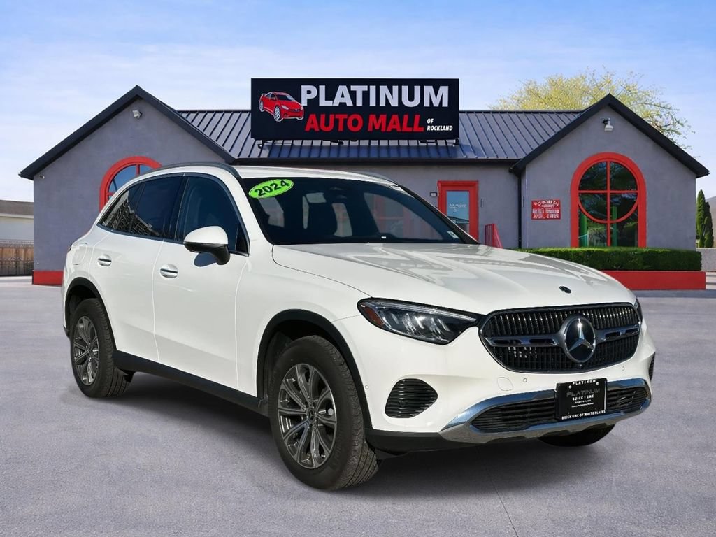 Used 2024 Mercedes-Benz GLC 300 4MATIC image 1