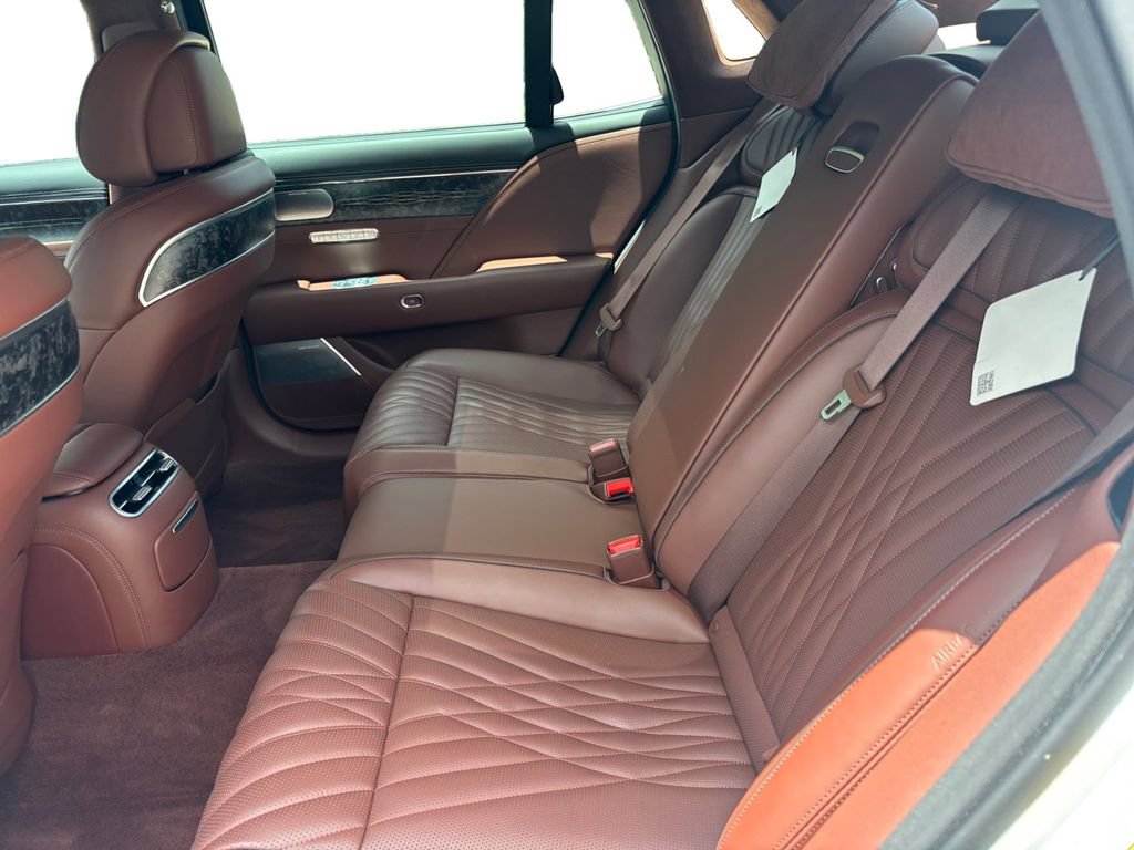 Used 2024 Genesis G90 3.5T AWD/4WD image 14