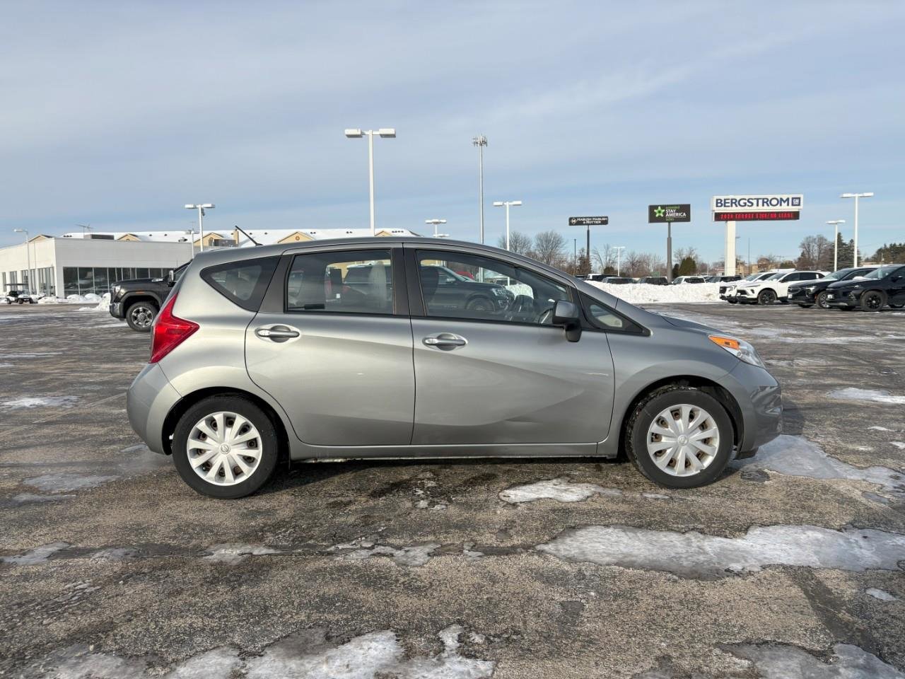 Used 2014 Nissan Versa Note SV image 9