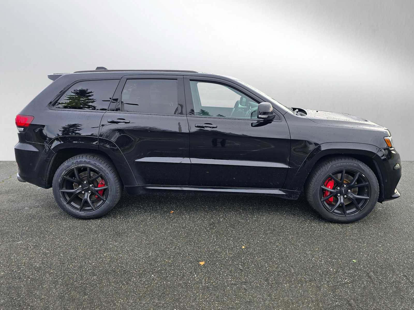 Used 2019 Jeep Grand Cherokee SRT image 2