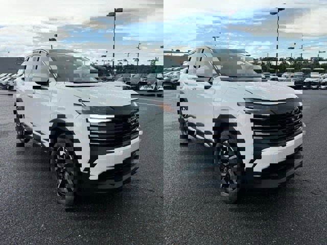 New 2025 Nissan Kicks SV