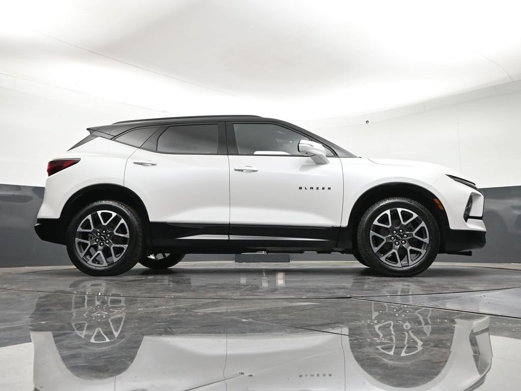 Certified 2023 Chevrolet Blazer RS w/ Driver Confidence II Package AWD/4WD image 29
