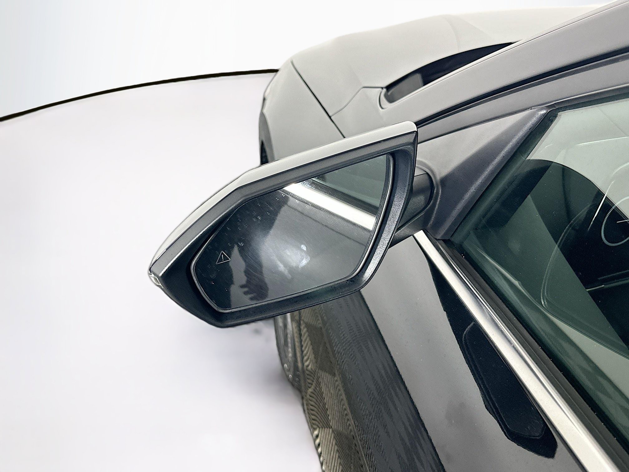 Used 2024 Hyundai Elantra Limited FWD image 16