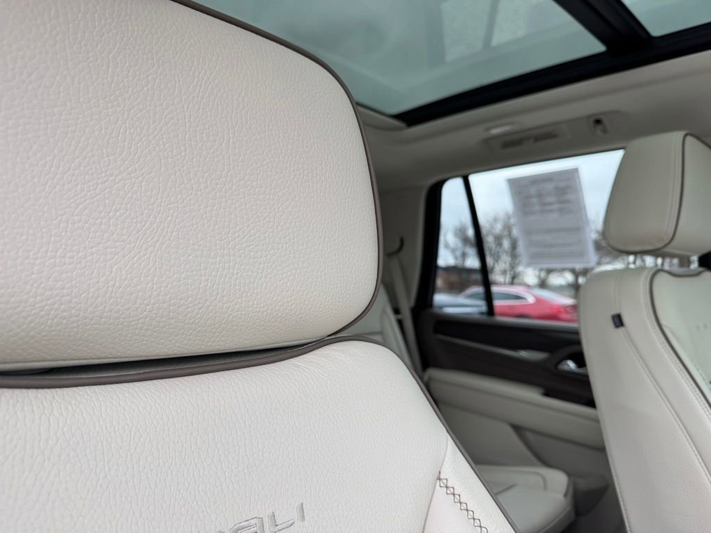 Used 2021 GMC Yukon Denali w/ Denali Premium Package image 31