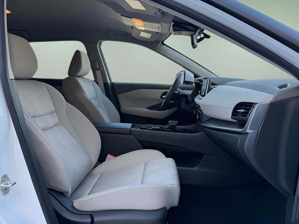 Certified 2024 Nissan Rogue SV image 24