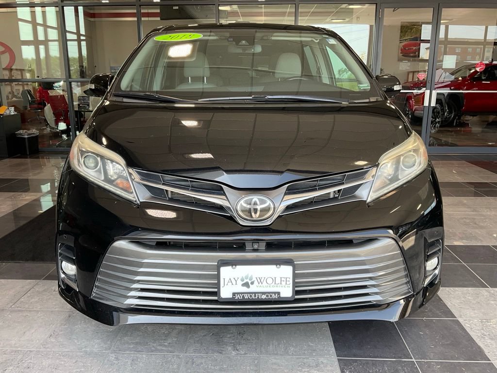 Used 2018 Toyota Sienna Limited Premium AWD/4WD image 2