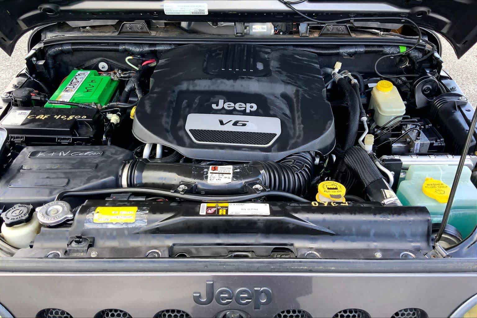 Used 2016 Jeep Wrangler Unlimited Sport w/ Connectivity Group AWD/4WD image 30