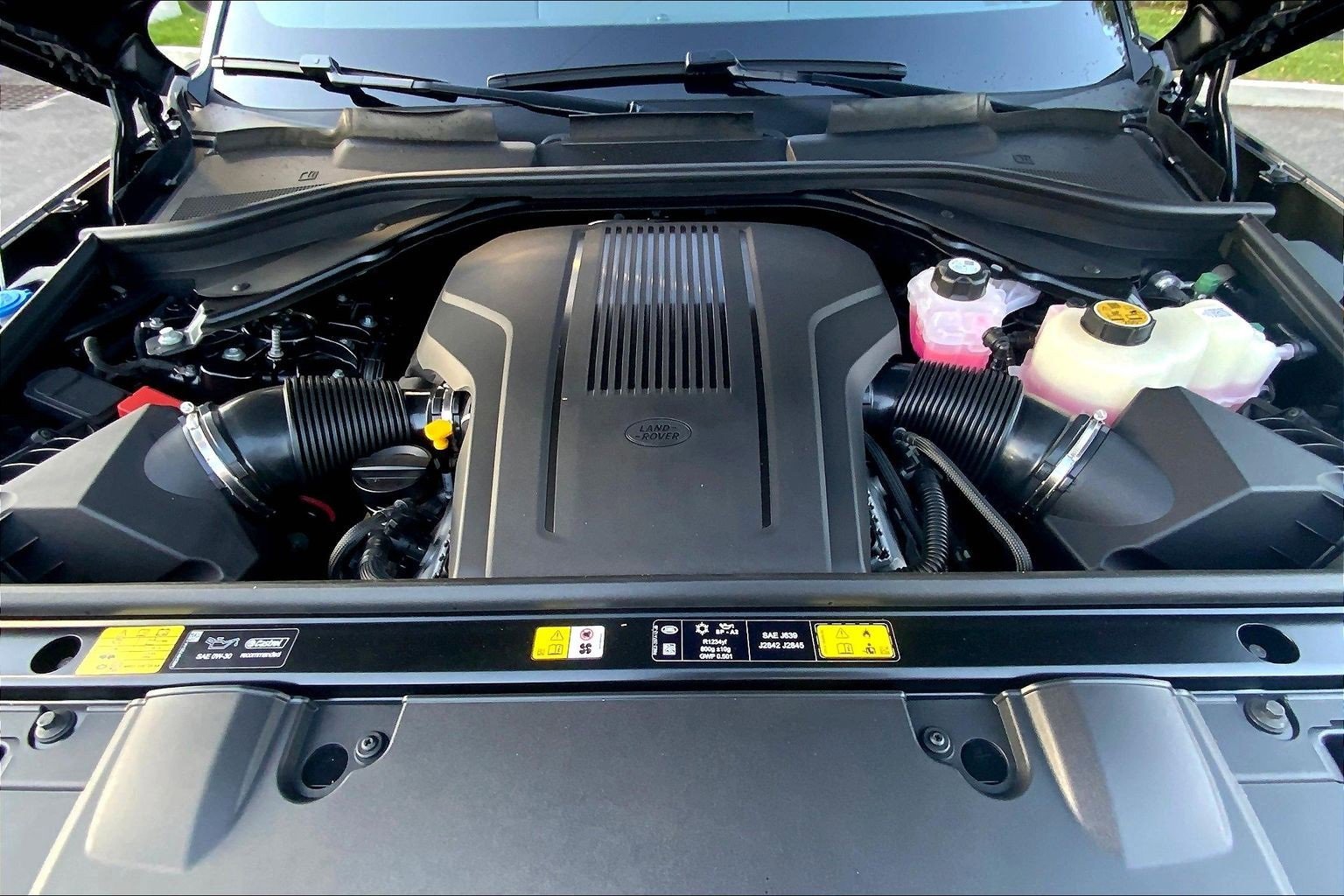 New 2025 Land Rover Range Rover SE image 16