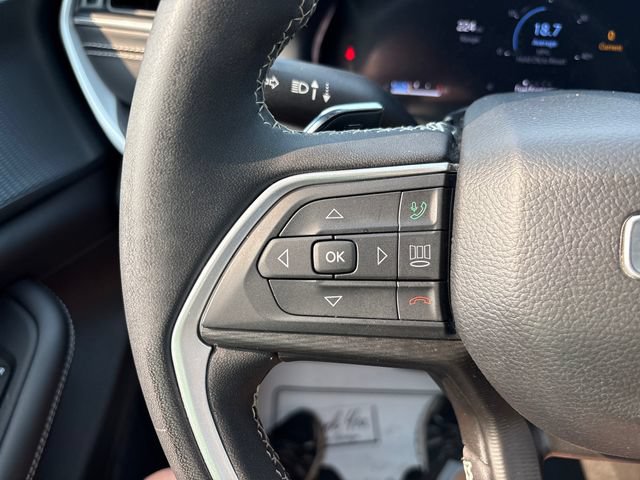 Used 2023 Jeep Grand Cherokee L Laredo AWD/4WD image 11