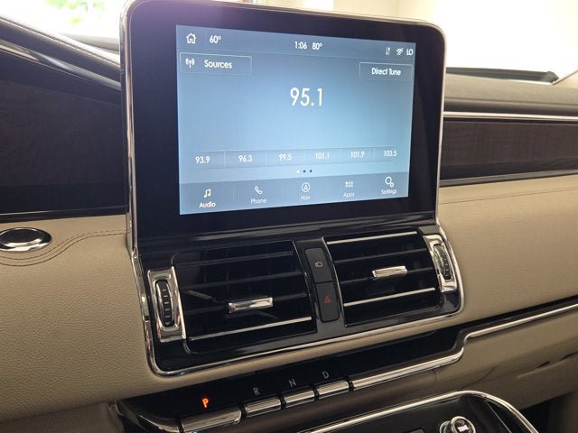 Used 2021 Lincoln Navigator Reserve w/ Luxury Package AWD/4WD image 27