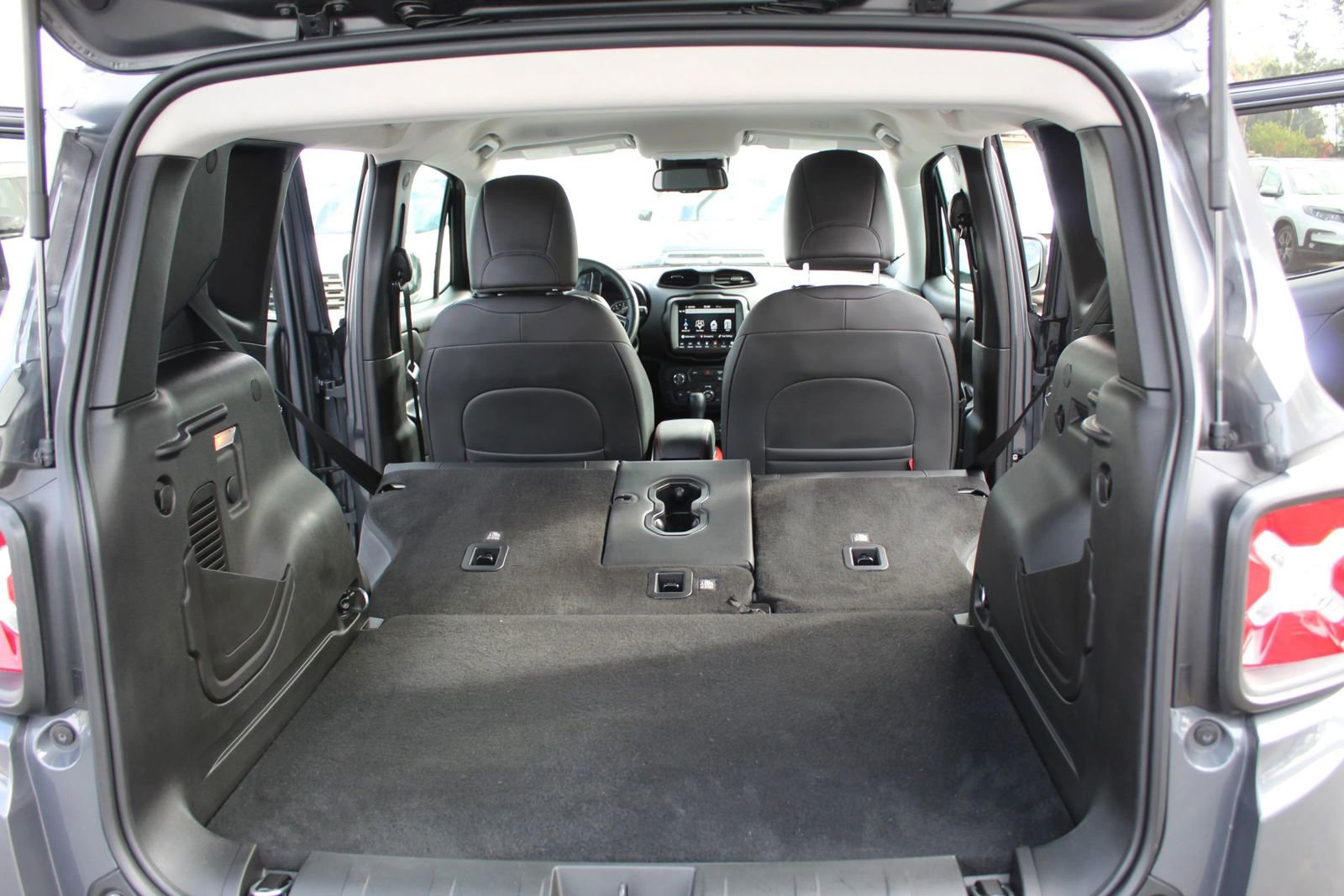 Used 2022 Jeep Renegade Trailhawk image 14