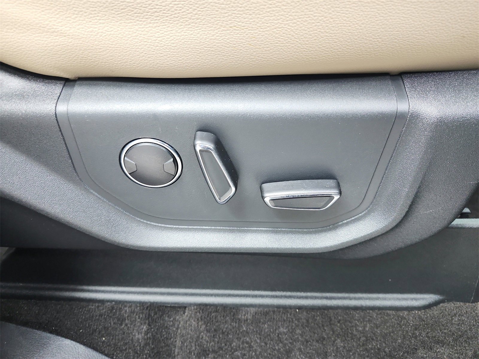 Used 2023 Ford Expedition Max Limited image 43