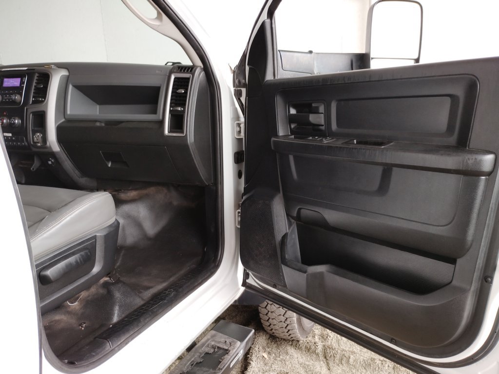 Used 2015 RAM 5500 Tradesman w/ Cold Weather Group AWD/4WD image 10