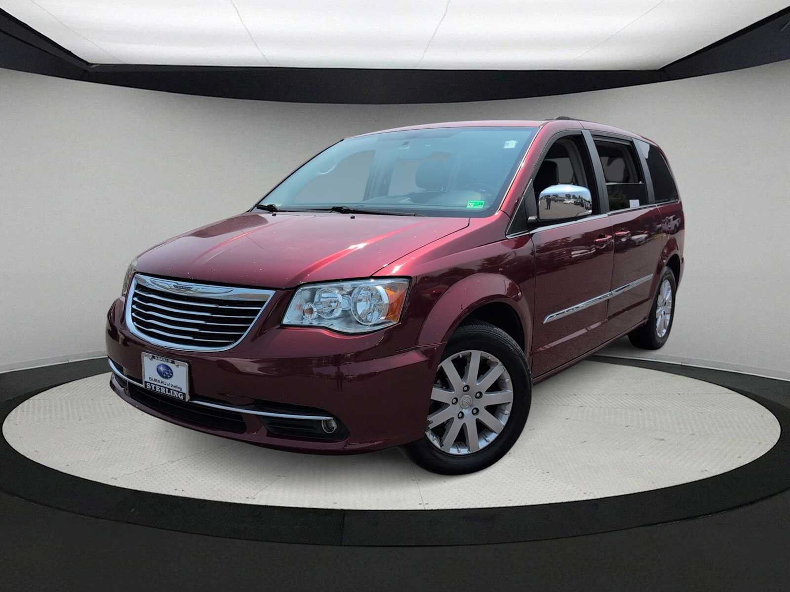 Used 2011 Chrysler Town & Country Touring-L w/ Entertainment Group #2 FWD image 1