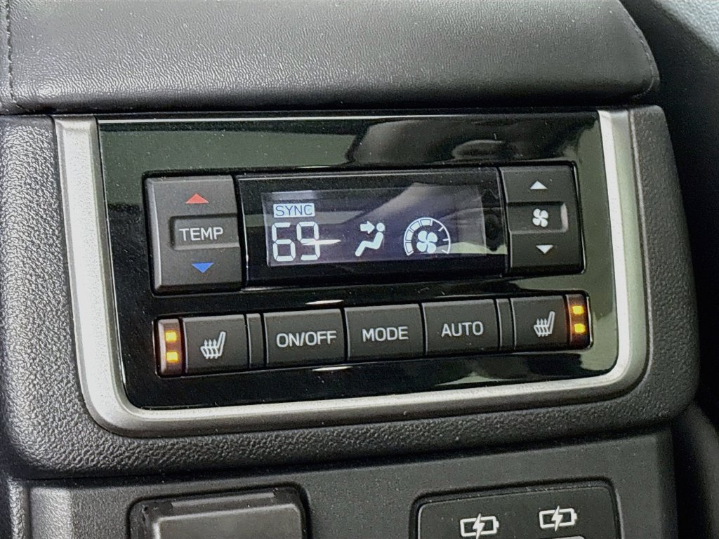 Used 2025 Subaru Ascent Bronze Edition w/ Onyx Package AWD/4WD image 30