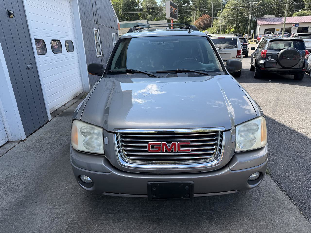 Used 2006 GMC Envoy XL SLT AWD/4WD image 2