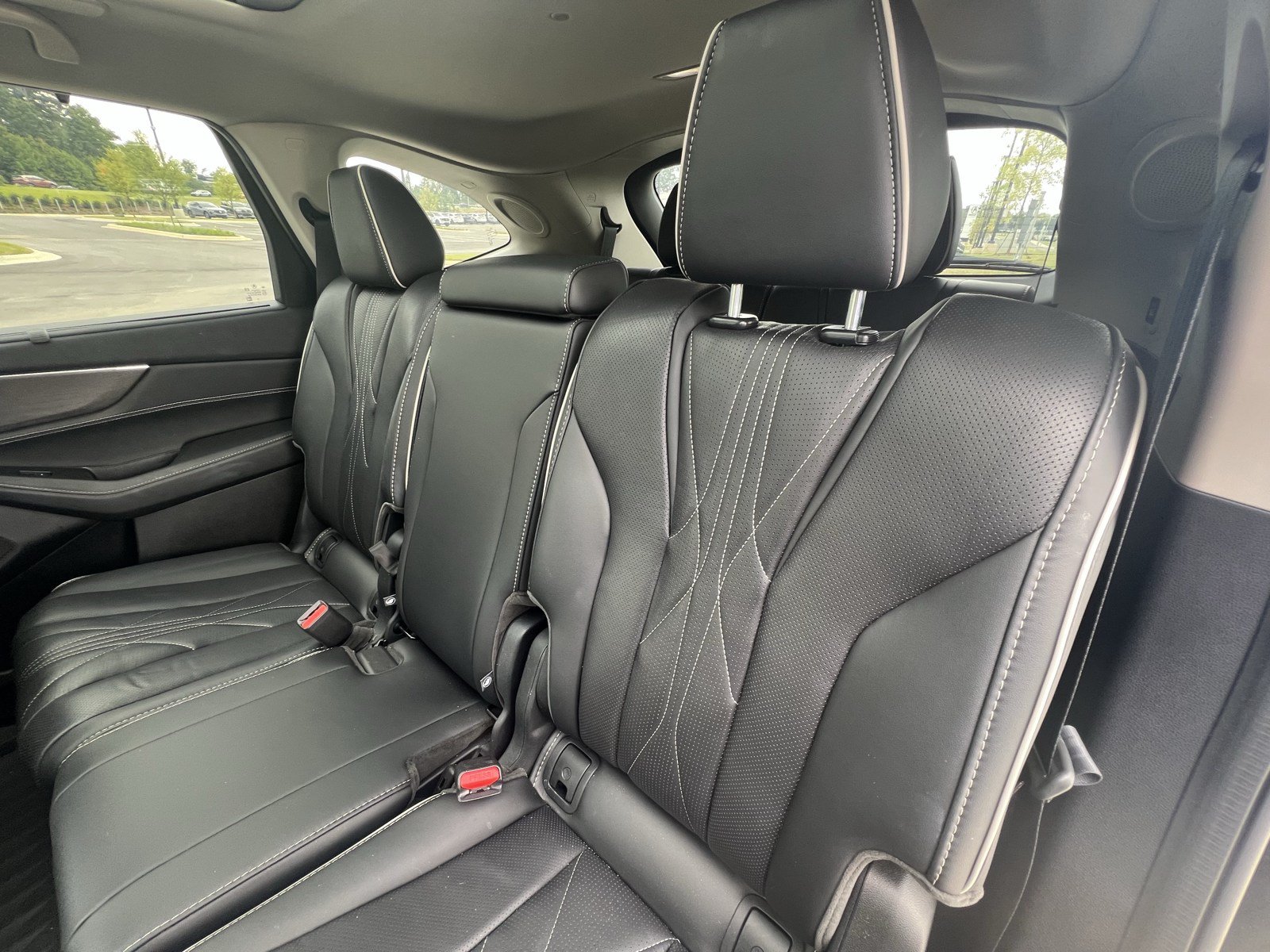 Used 2025 Acura MDX w/ Advance Package AWD/4WD image 33