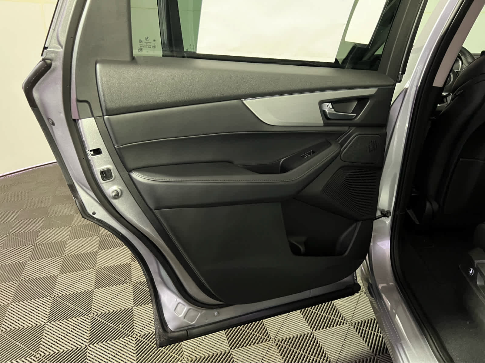 New 2026 Acura MDX SH-AWD image 17