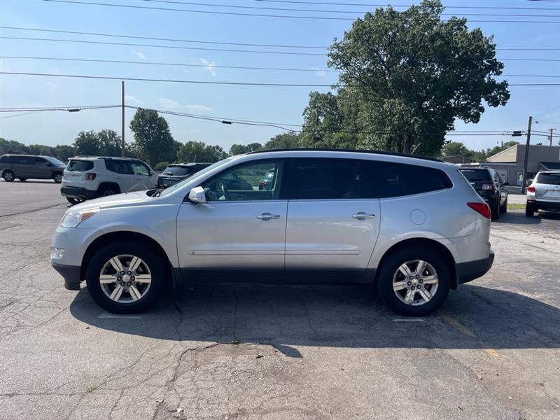 Used 2010 Chevrolet Traverse LT FWD image 8