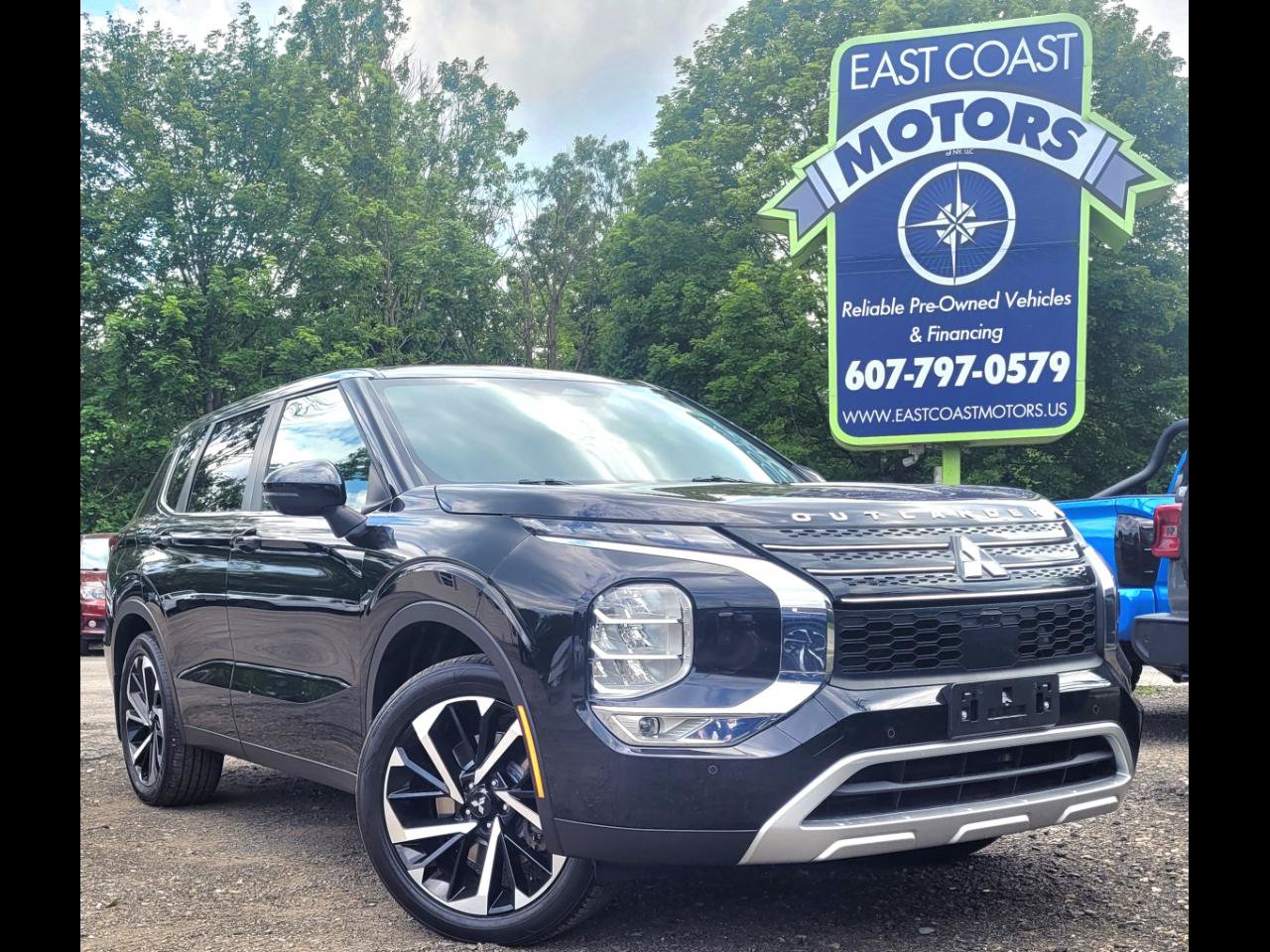 Used 2023 Mitsubishi Outlander SE