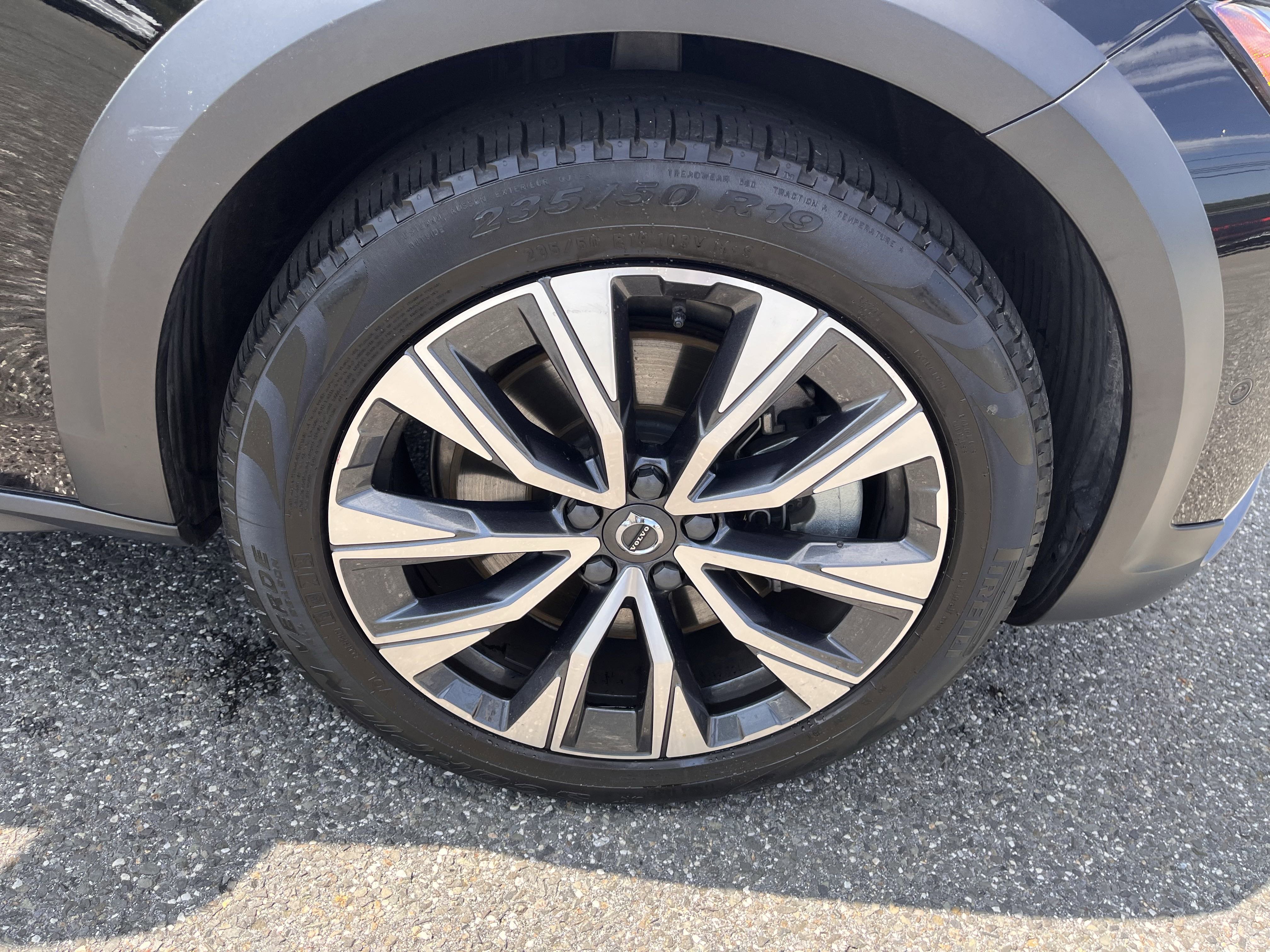 Certified 2023 Volvo V90 B6 Cross Country Plus image 5