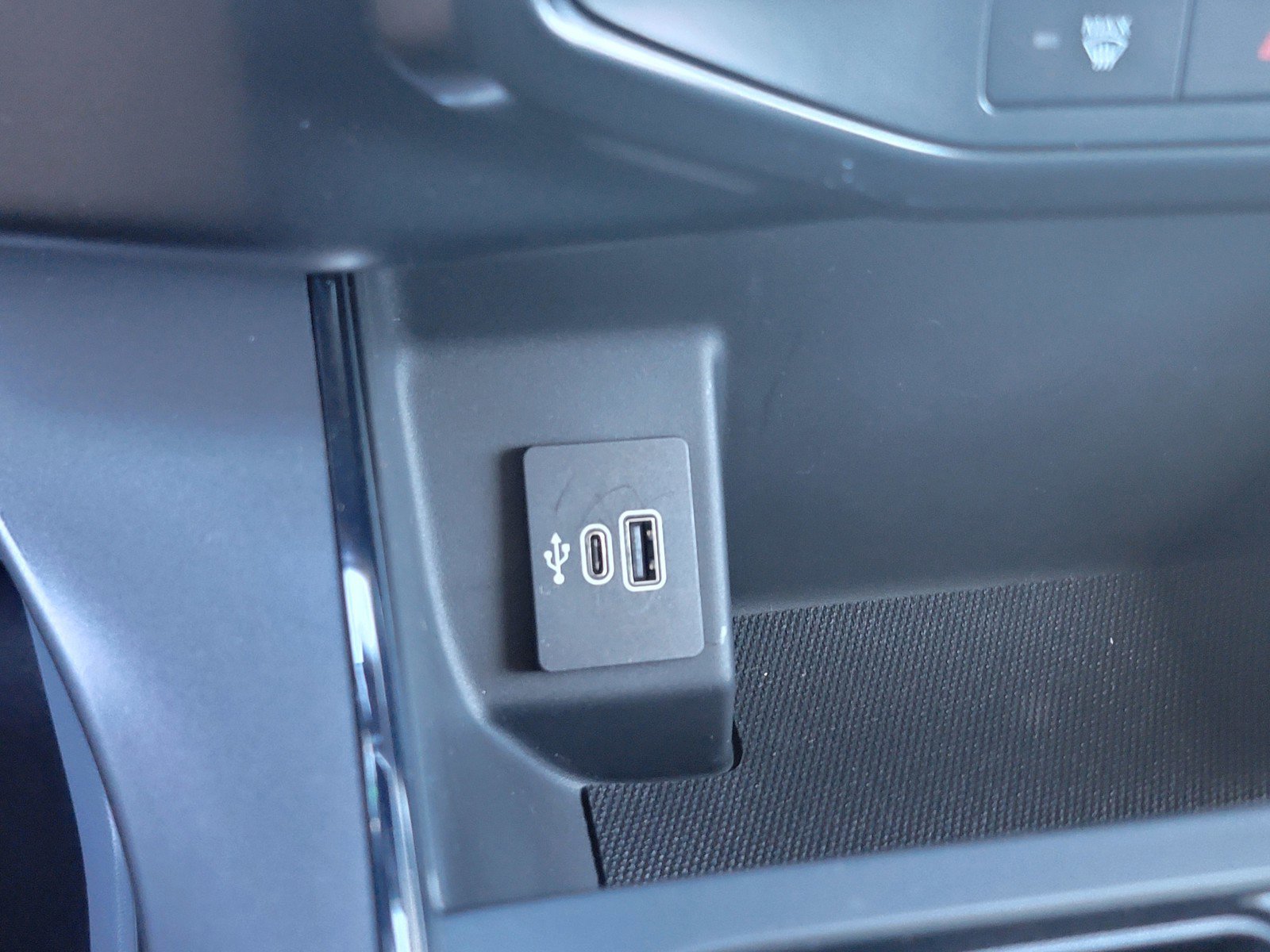 New 2025 Ford F150 Lightning Flash image 21