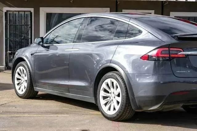 Used 2018 Tesla Model X 100D image 20