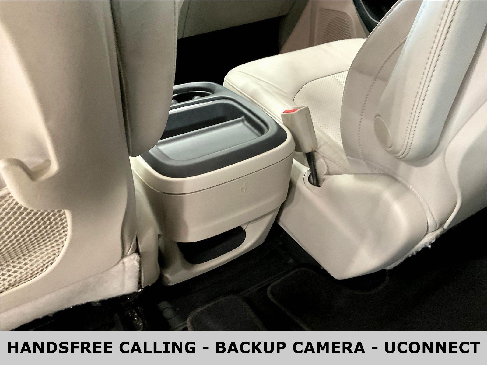 Used 2018 Chrysler Pacifica Touring-L FWD image 10