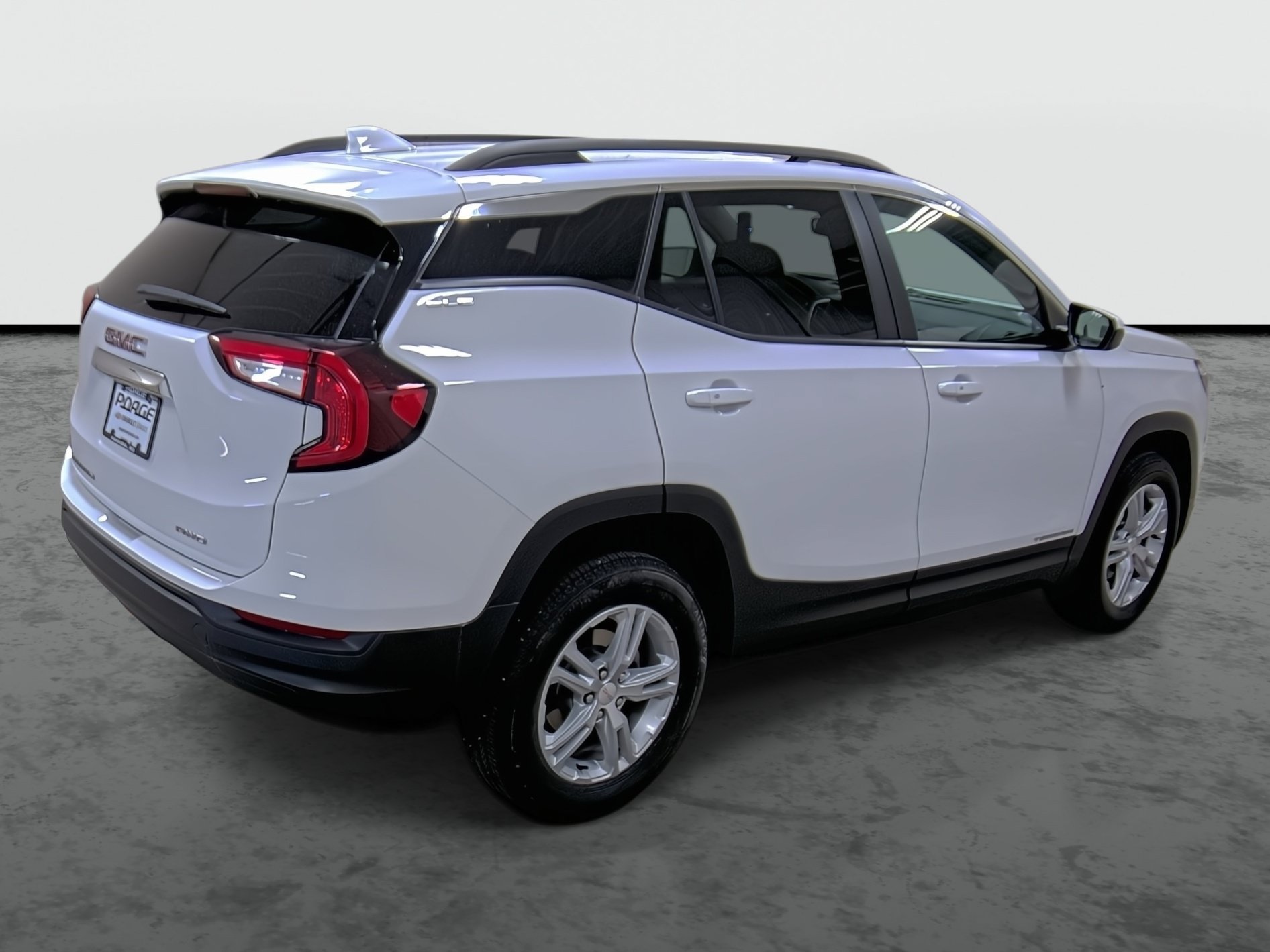 Used 2024 GMC Terrain SLE w/ Driver Convenience Package AWD/4WD image 4