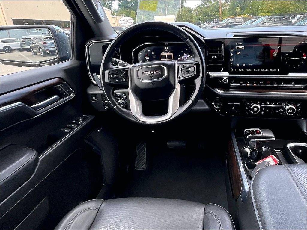 Used 2023 GMC Sierra 1500 SLT w/ SLT Premium Package AWD/4WD image 17