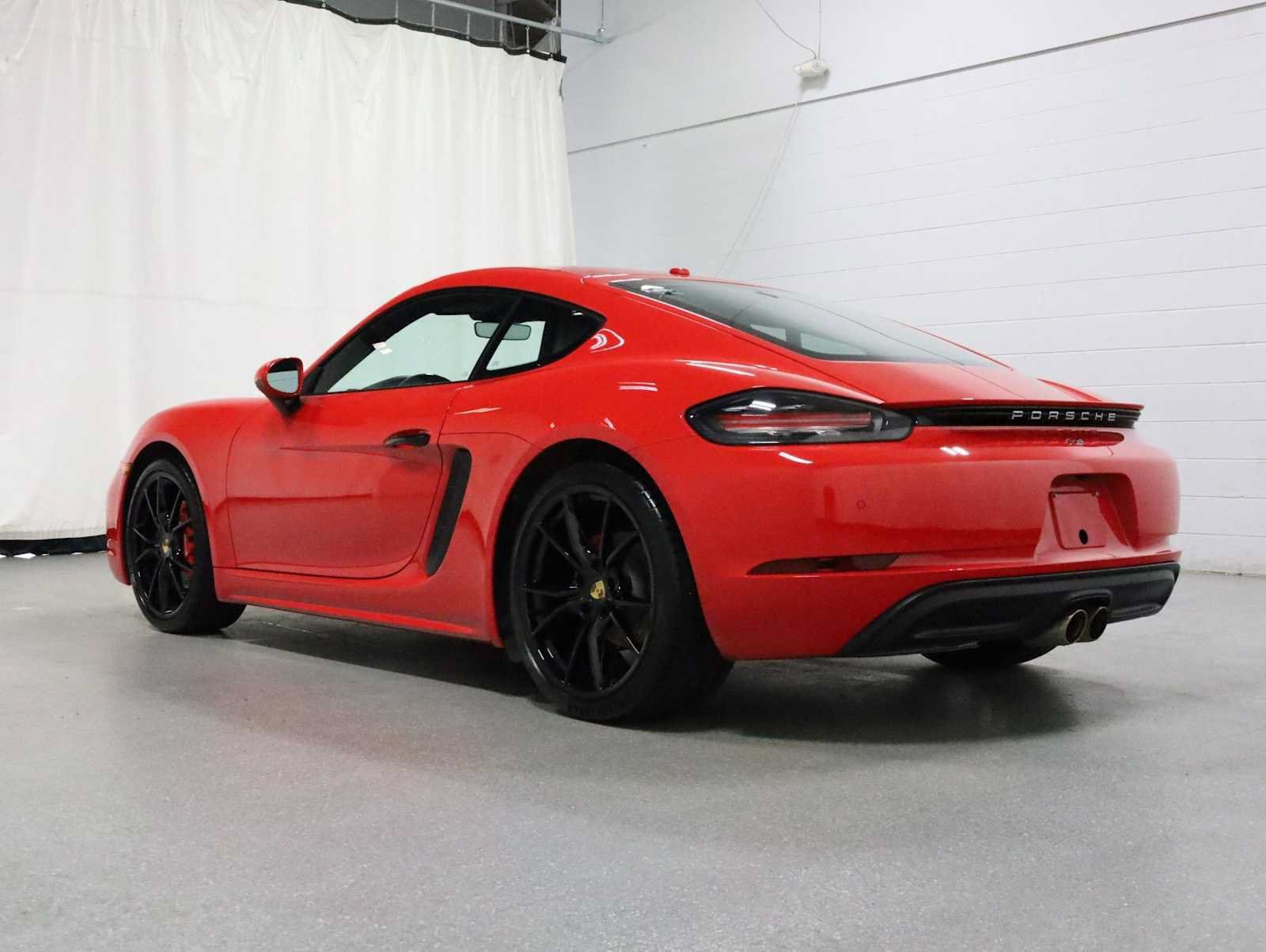 Certified 2018 Porsche 718 Cayman S RWD image 3
