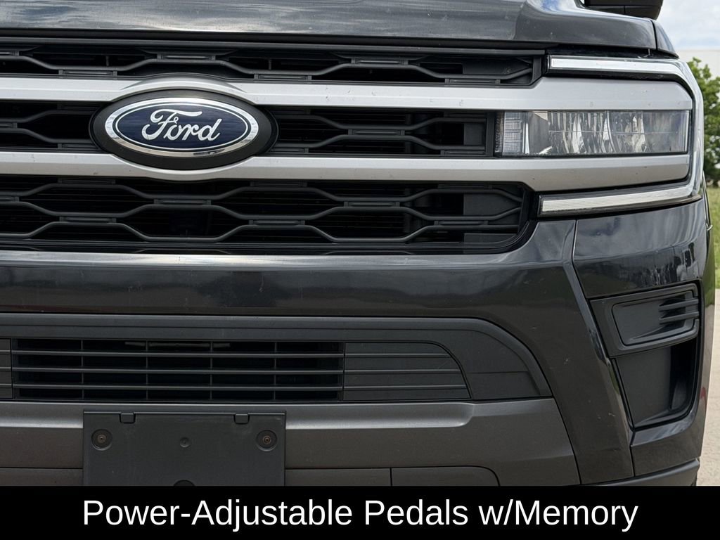 Used 2022 Ford Expedition XLT RWD image 4