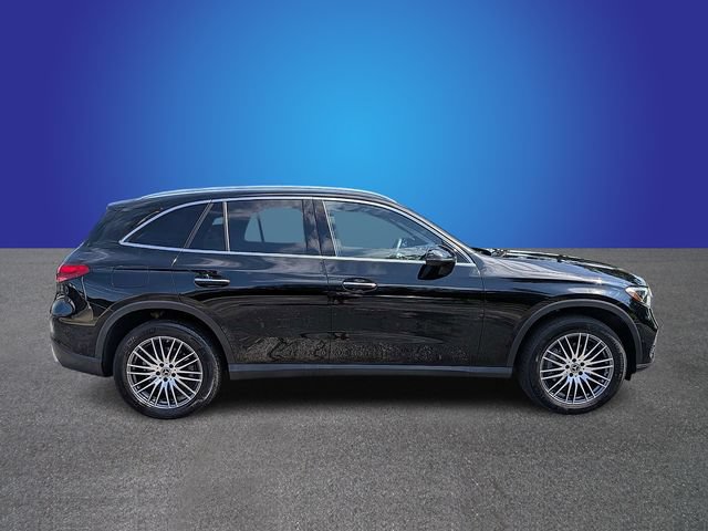 Used 2024 Mercedes-Benz GLC 300 4MATIC image 6