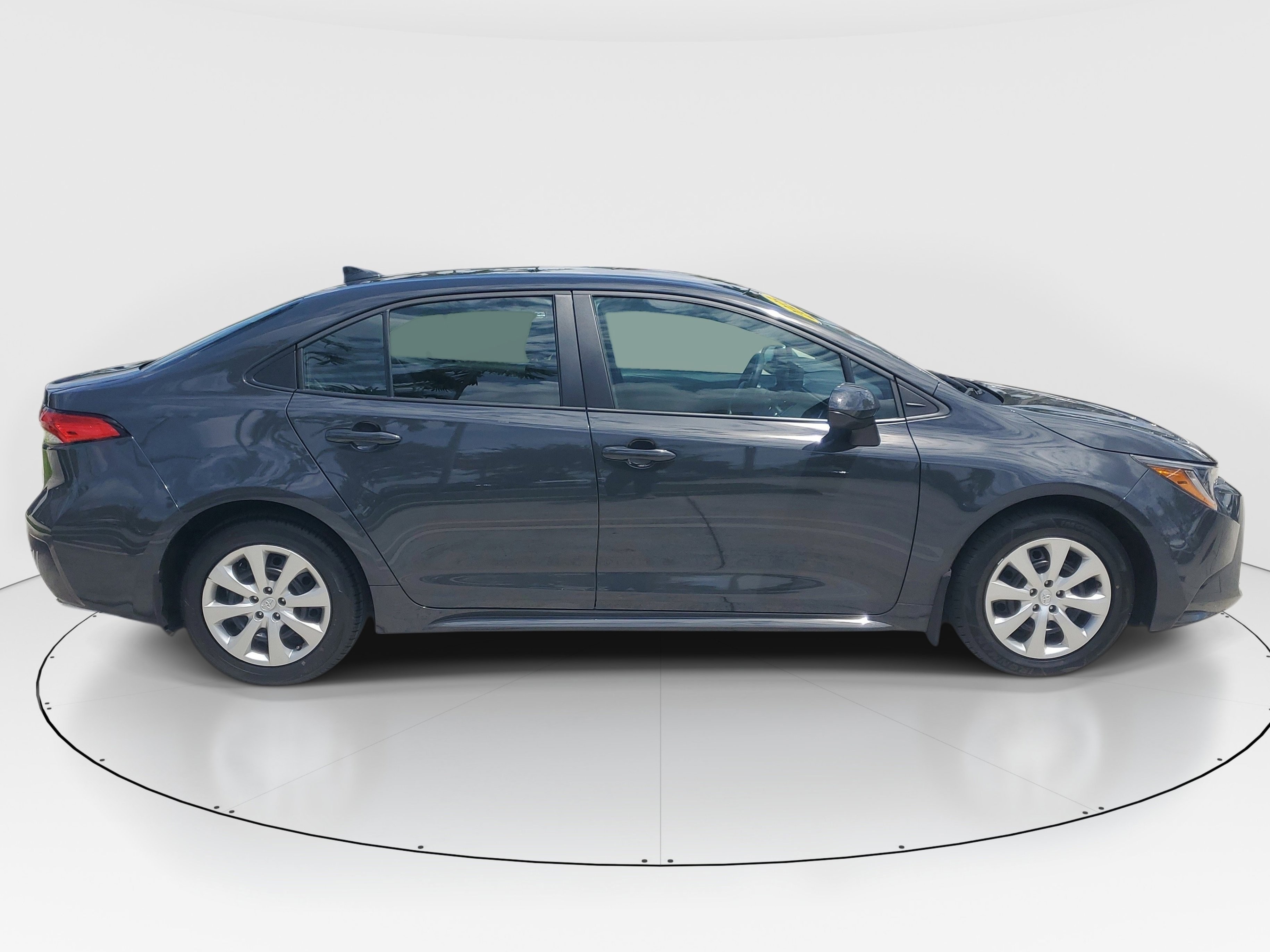 Certified 2025 Toyota Corolla LE FWD image 2