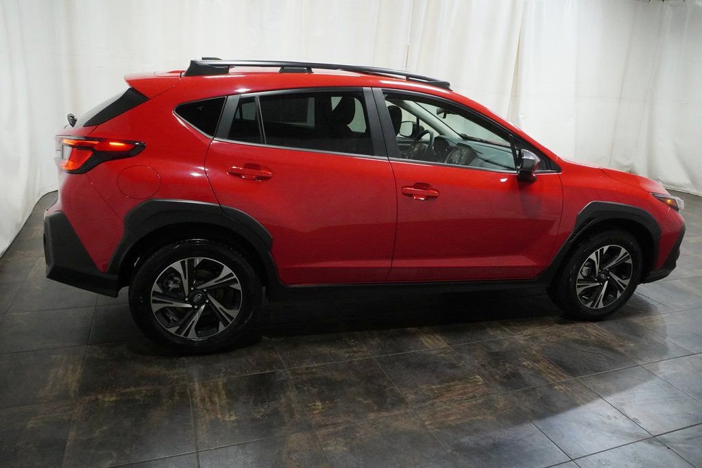 Used 2025 Subaru Crosstrek 2.0i Premium image 4