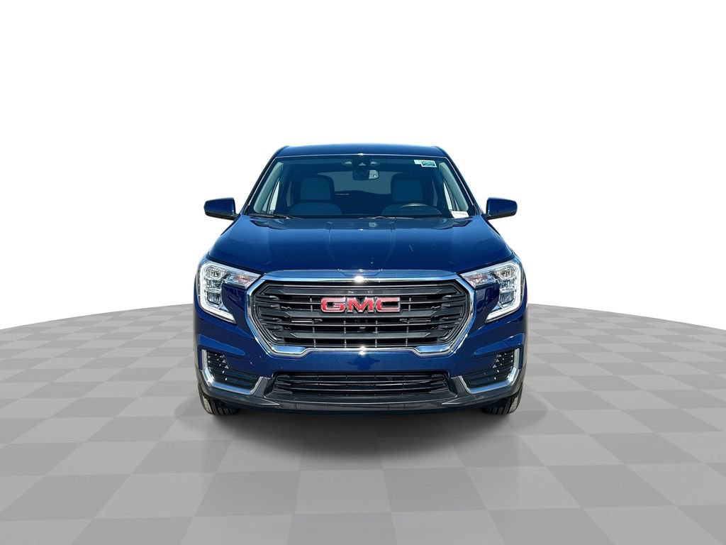 Used 2023 GMC Terrain SLE image 3