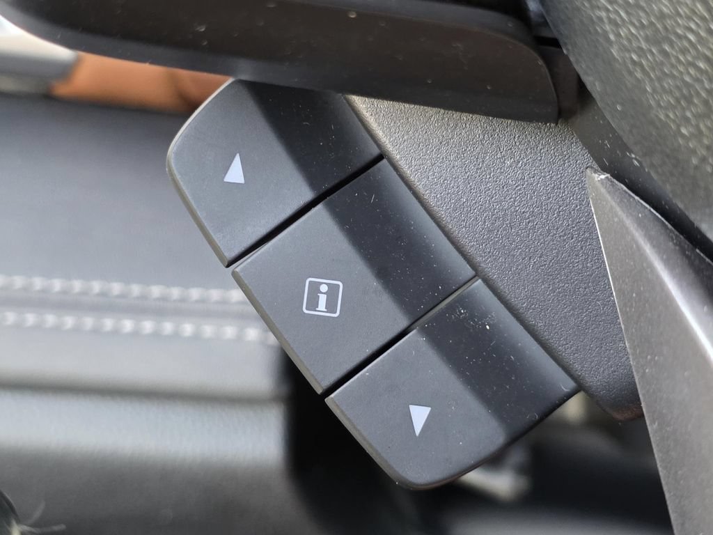 Used 2022 Subaru Outback Touring XT AWD/4WD image 31