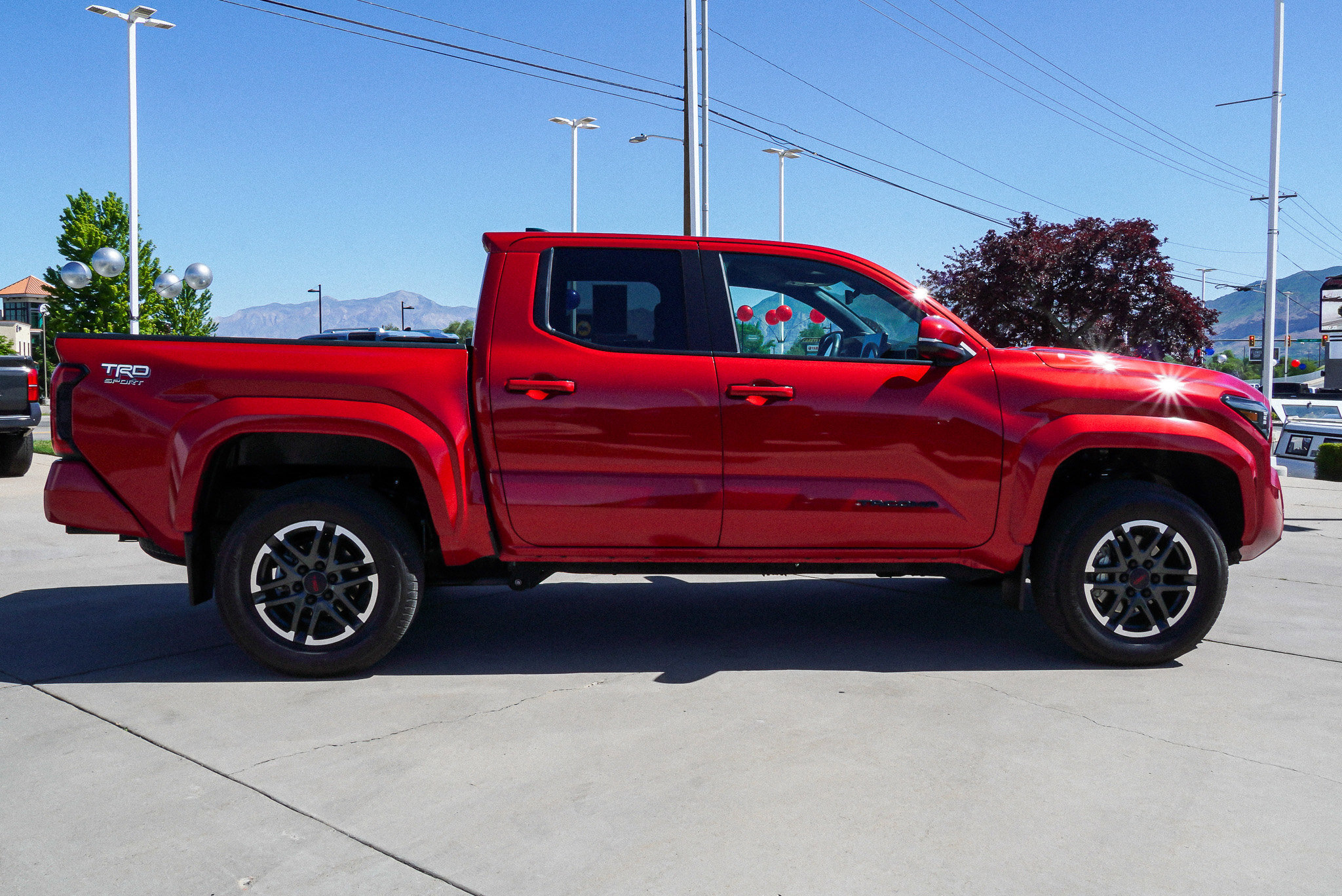 Certified 2024 Toyota Tacoma TRD Sport w/ TRD Sport Upgrade Package AWD/4WD image 9