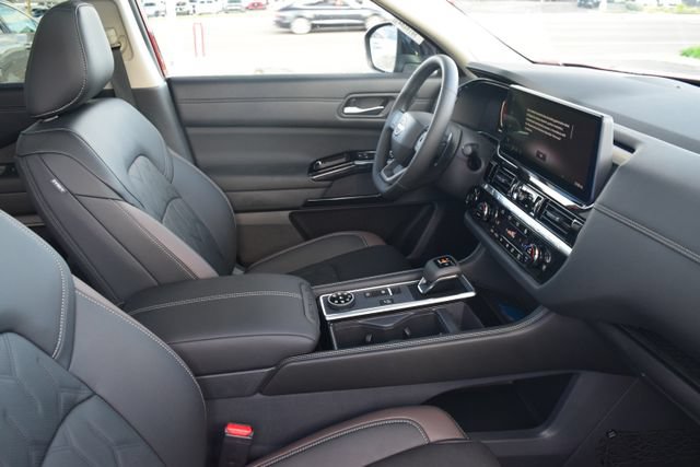 New 2026 Nissan Pathfinder Platinum w/ Cargo Package AWD/4WD image 19