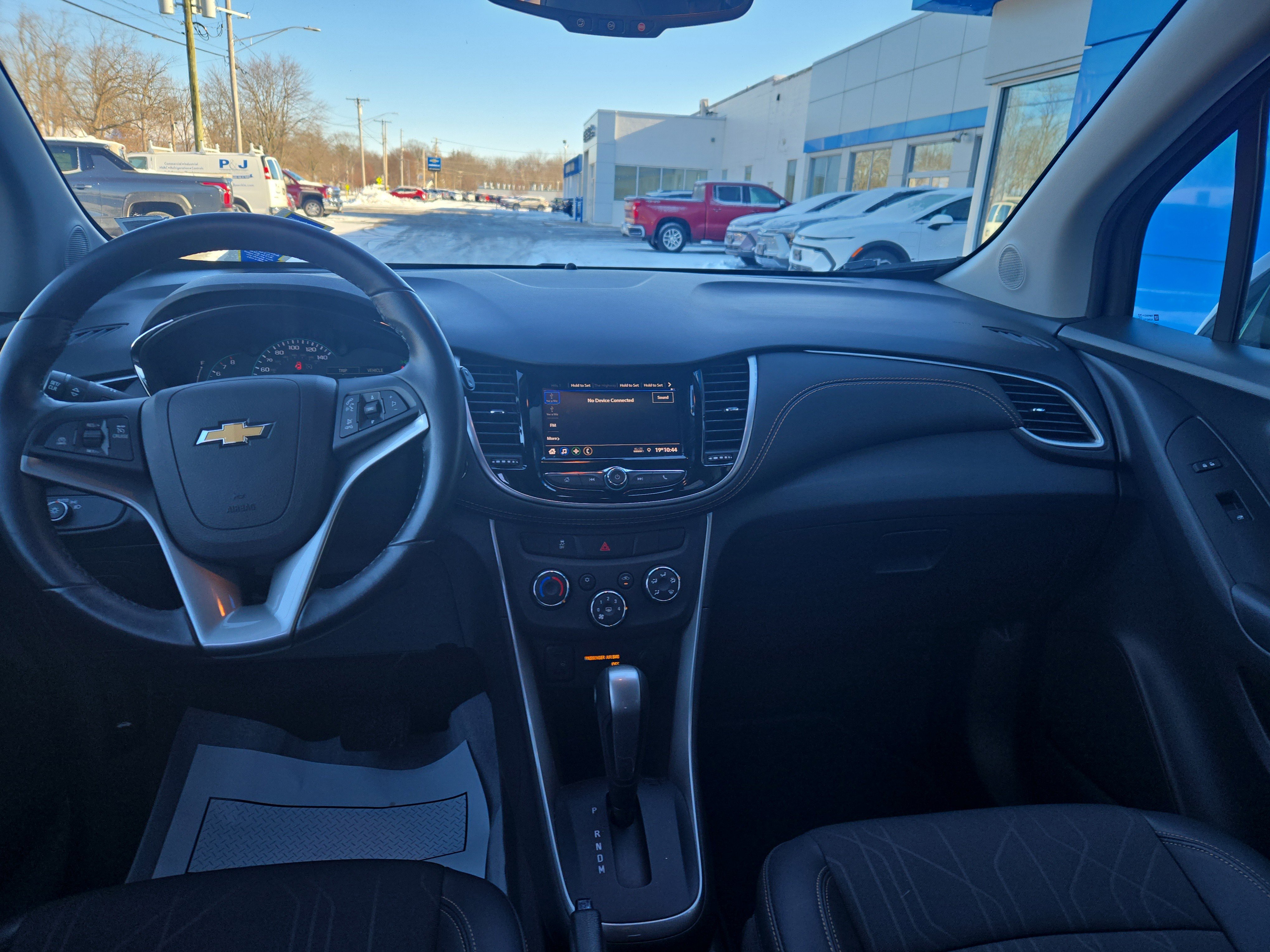 Certified 2022 Chevrolet Trax LT w/ LT Convenience Package image 3