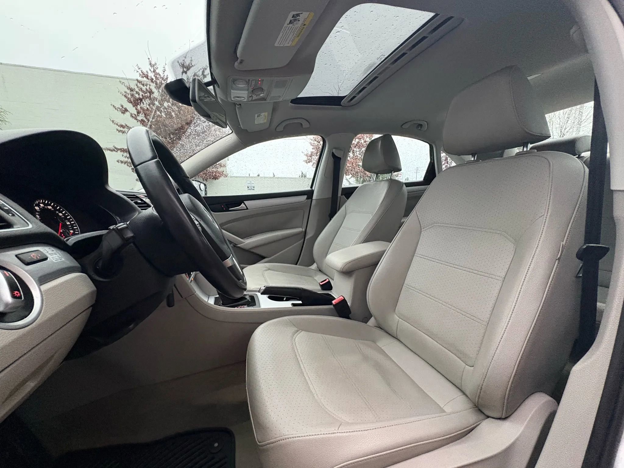 Used 2013 Volkswagen Passat TDI SE image 10