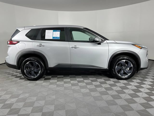 Used 2024 Nissan Rogue SV FWD image 13