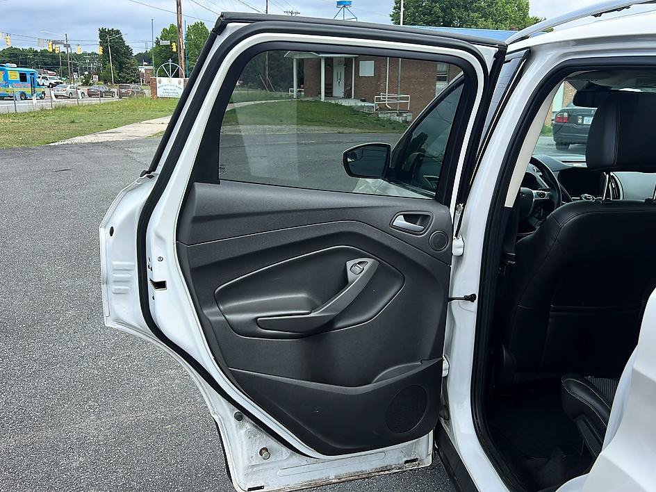 Used 2013 Ford Escape Titanium AWD/4WD image 27