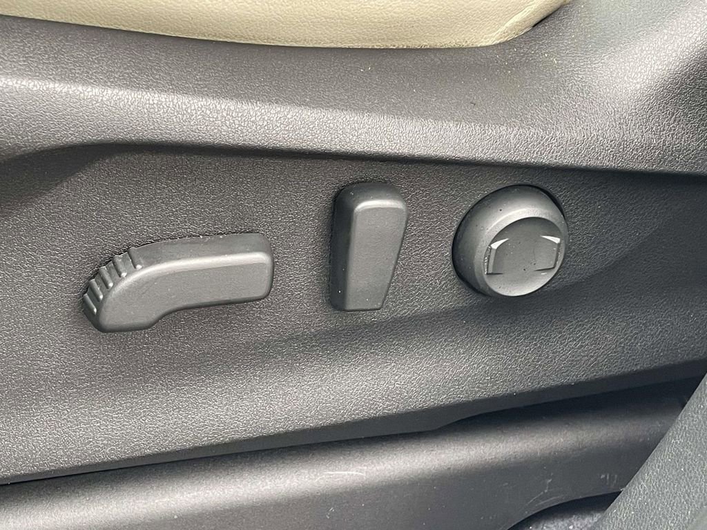 Used 2021 Subaru Ascent Limited w/ Technology Package image 9