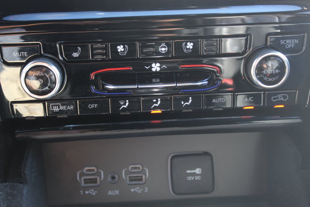 Used 2021 Jeep Grand Cherokee L Overland w/ Luxury Tech Group IV AWD/4WD image 23