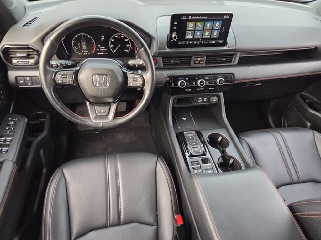 Used 2025 Honda Pilot TrailSport image 10