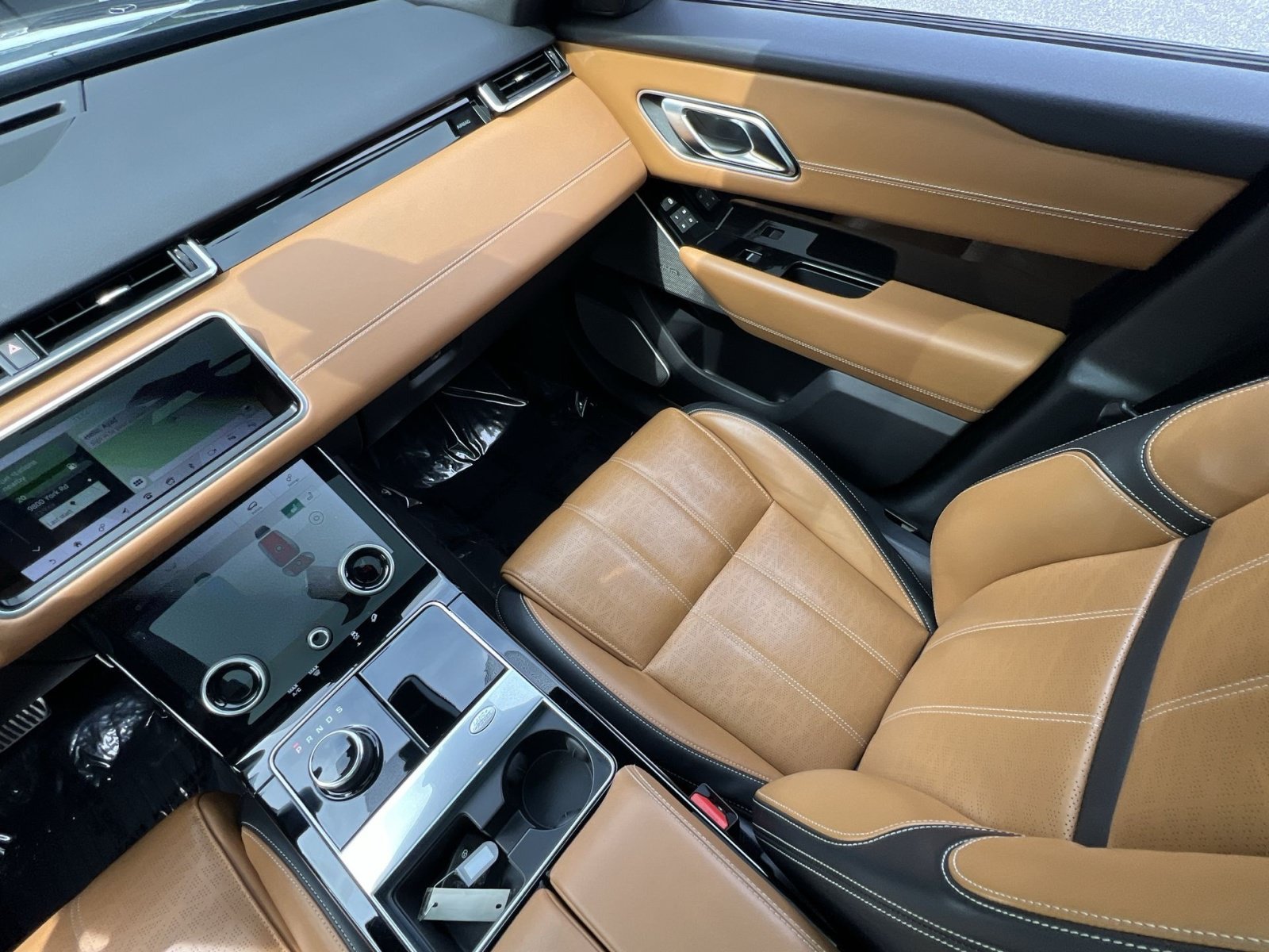 Used 2019 Land Rover Range Rover Velar R-Dynamic HSE AWD/4WD image 14