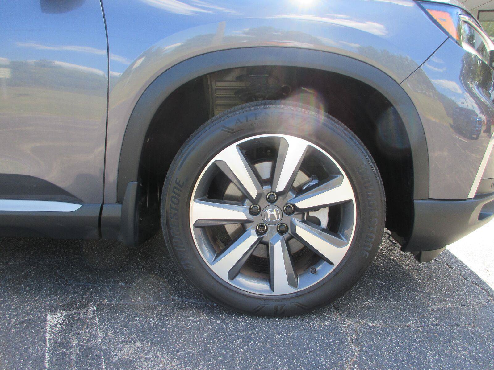 Used 2025 Honda Pilot Elite image 24
